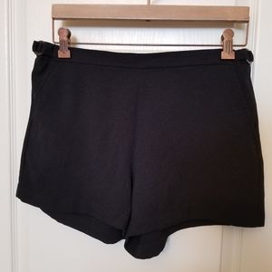 Calvin Klein black shorts w pockets, size Medium
